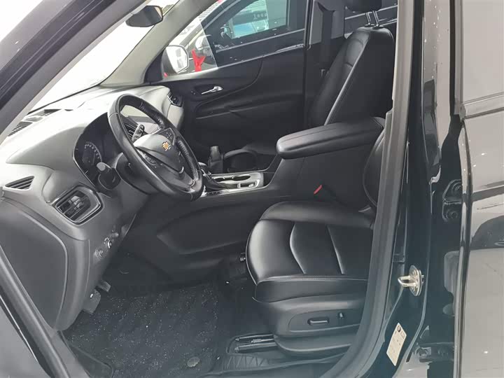 Фото 15 - Chevrolet Equinox