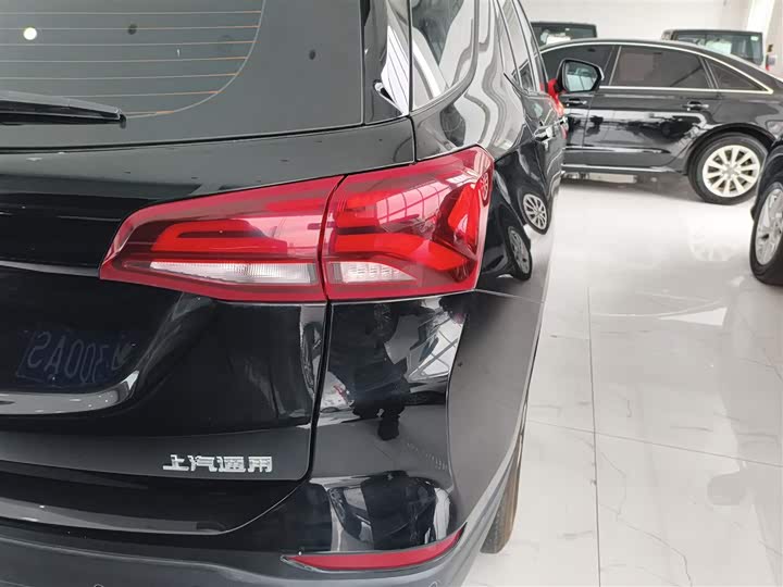 Фото 8 - Chevrolet Equinox