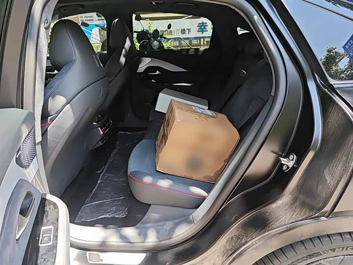 Фото 15 - BAIC Arcfox Alpha S