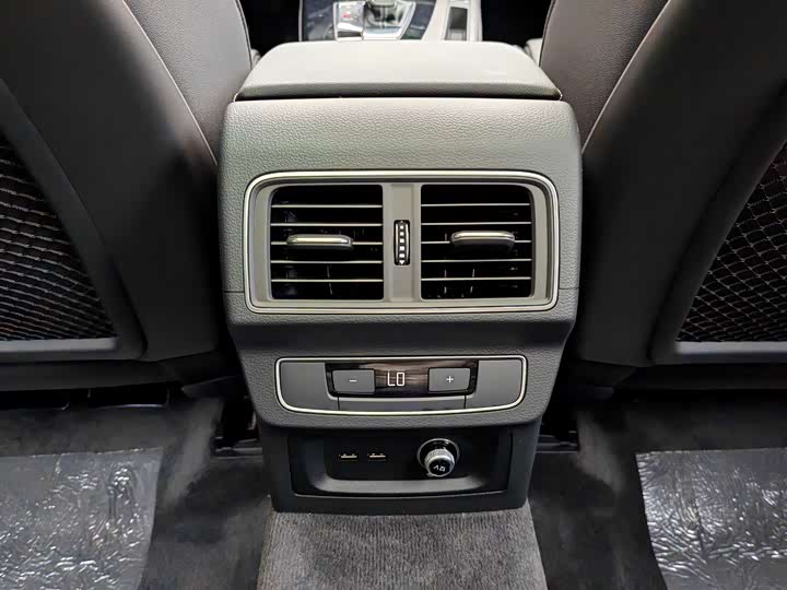 Фото 13 - Audi Q5L