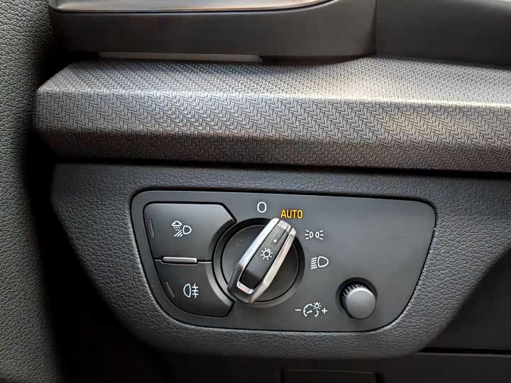 Фото 15 - Audi Q5L