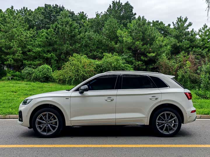 Фото 3 - Audi Q5L