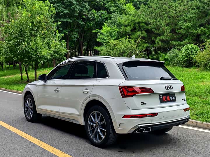 Фото 4 - Audi Q5L