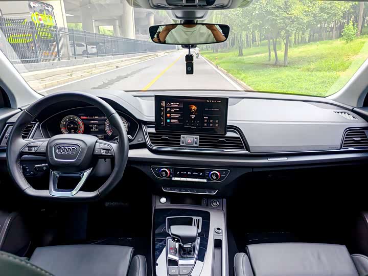 Фото 9 - Audi Q5L