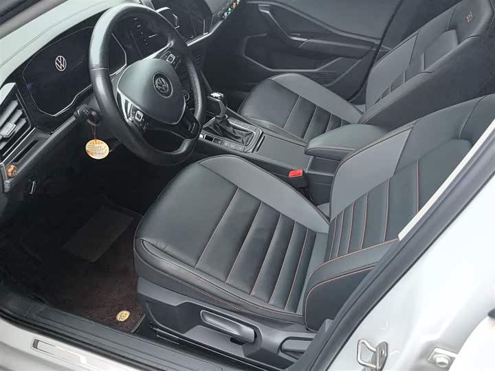 Фото 10 - Volkswagen Sagitar L