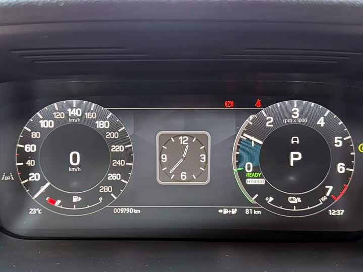 Фото 13 - Land Rover Discovery Sport Hybrid