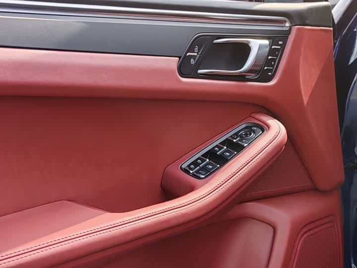 Фото 11 - Porsche Macan