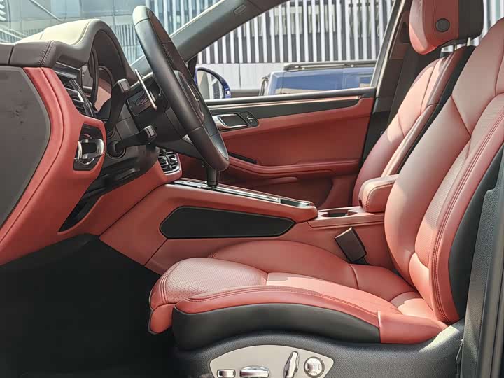 Фото 12 - Porsche Macan