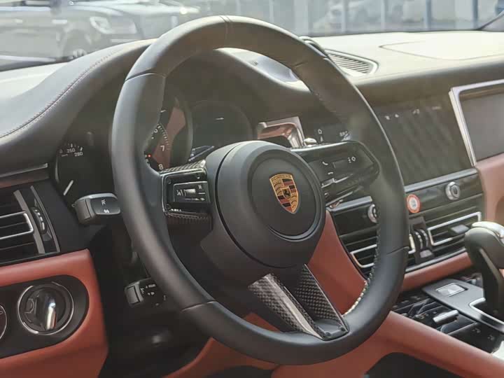 Фото 14 - Porsche Macan