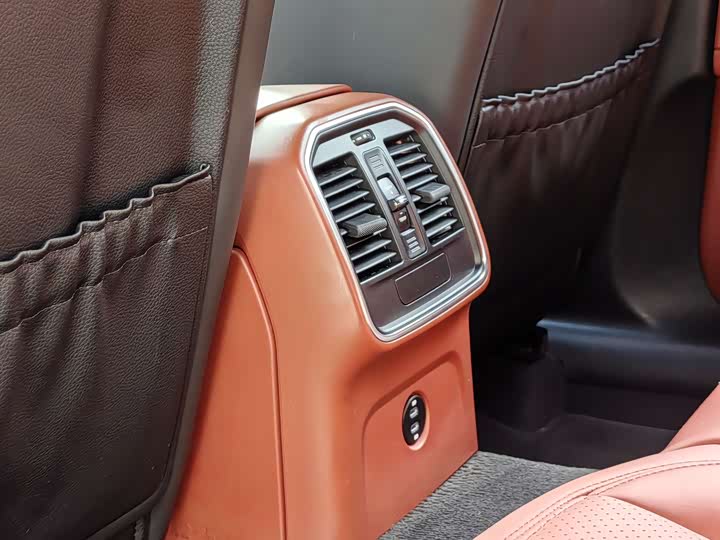 Фото 17 - Porsche Macan