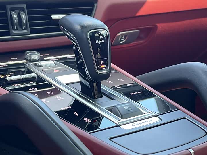 Фото 12 - Porsche Cayenne