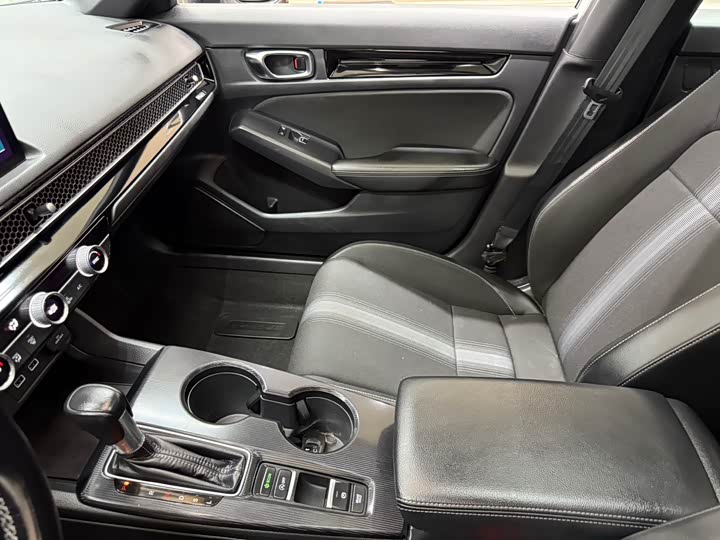 Фото 13 - Honda Civic