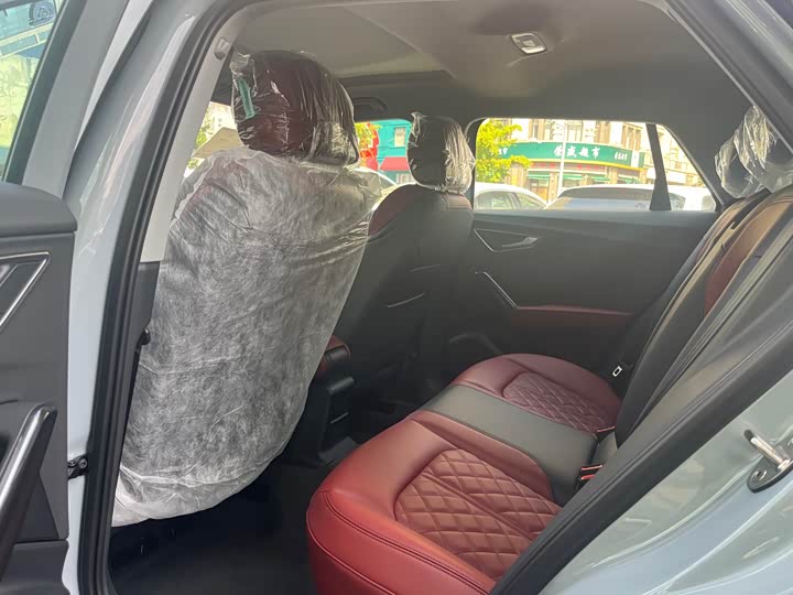 Фото 6 - Audi Q2L