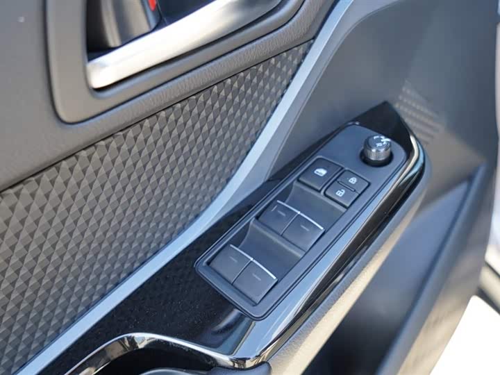 Фото 11 - Toyota Izoa