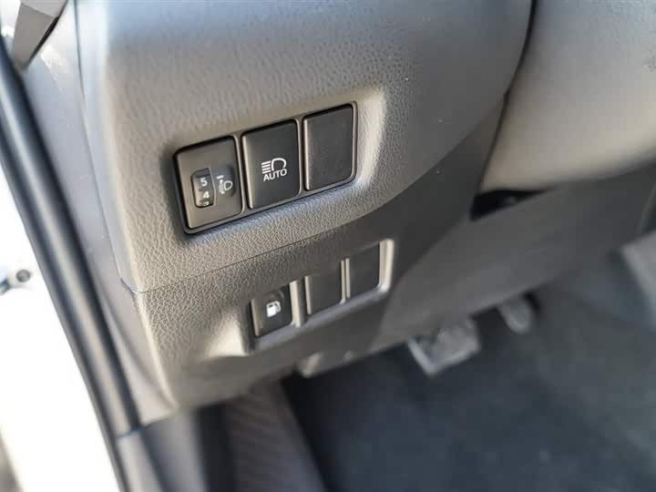 Фото 12 - Toyota Izoa