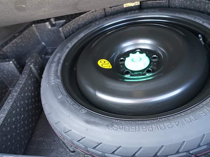 Фото 20 - Toyota Izoa