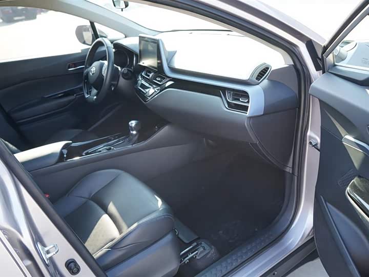 Фото 22 - Toyota Izoa