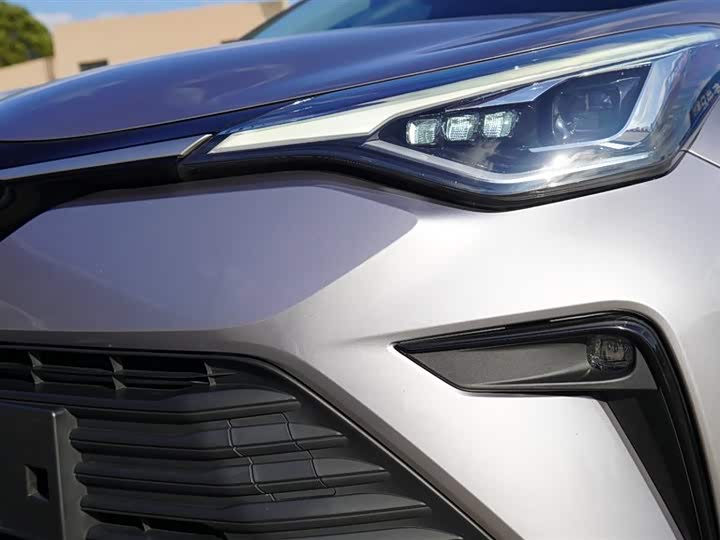 Фото 28 - Toyota Izoa