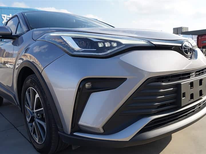 Фото 30 - Toyota Izoa