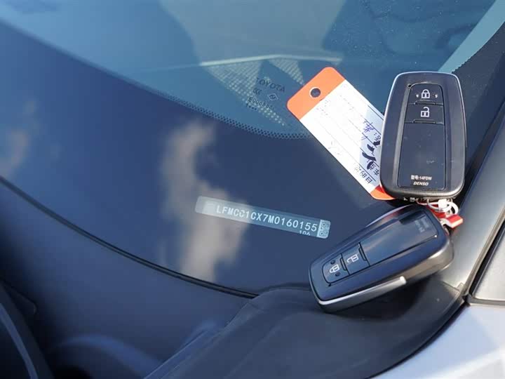 Фото 33 - Toyota Izoa