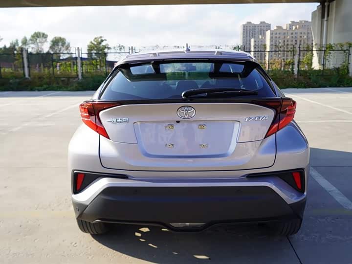 Фото 6 - Toyota Izoa