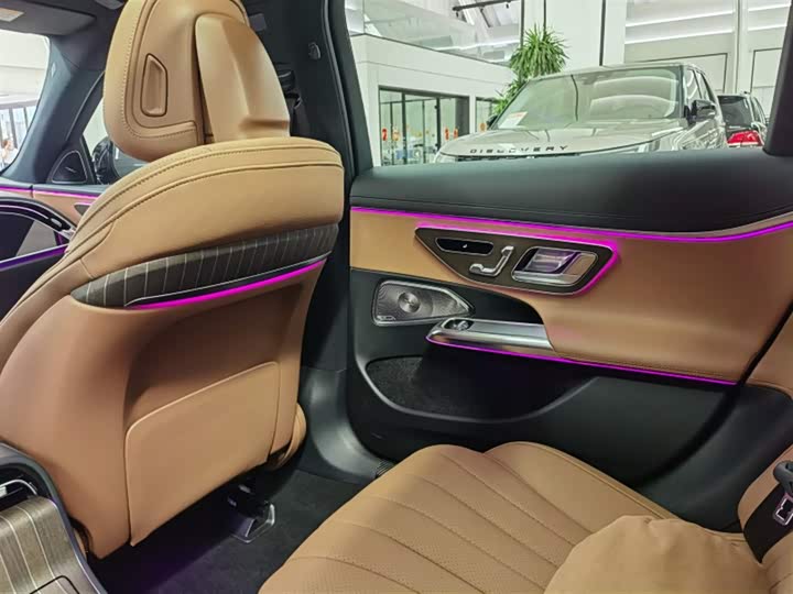 Фото 15 - Mercedes-Benz E-Class