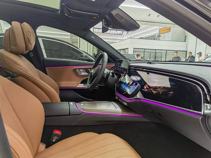 Фото 17 - Mercedes-Benz E-Class