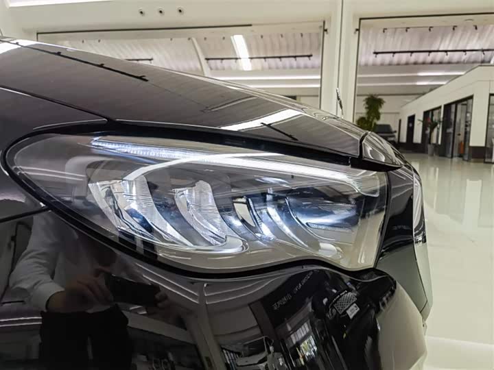 Фото 19 - Mercedes-Benz E-Class