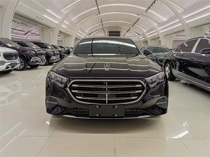 Фото 2 - Mercedes-Benz E-Class