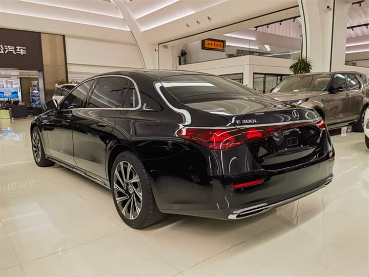 Фото 7 - Mercedes-Benz E-Class