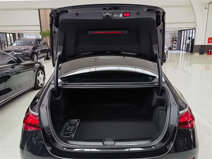 Фото 8 - Mercedes-Benz E-Class