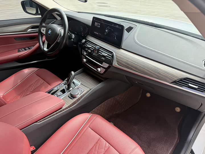 Фото 10 - BMW 5 Series