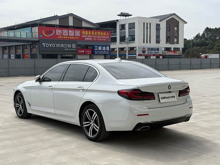 Фото 3 - BMW 5 Series