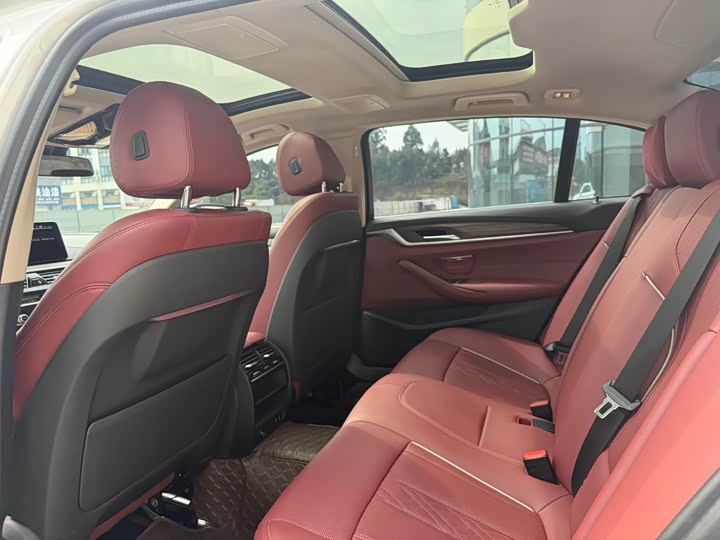 Фото 8 - BMW 5 Series