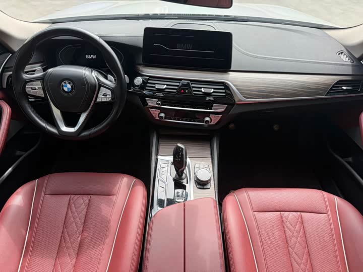 Фото 9 - BMW 5 Series