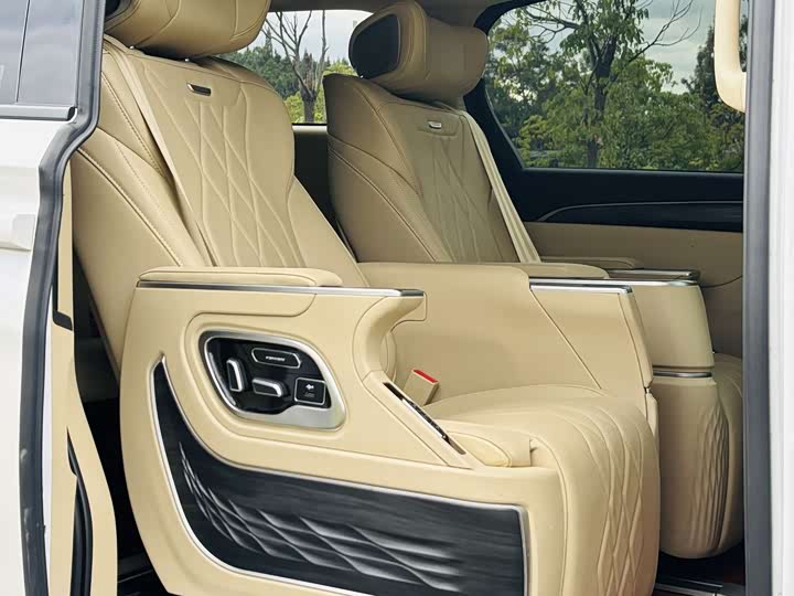 Фото 17 - Buick GL8 ES