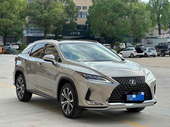 Фото 1 - Lexus RX