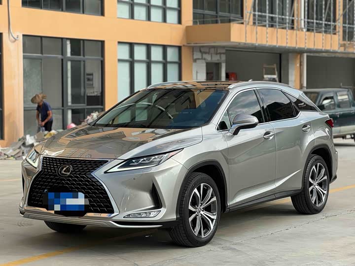 Фото 3 - Lexus RX