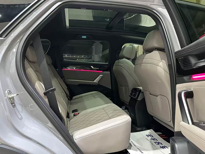 Фото 22 - BYD Tang Hybrid/EV