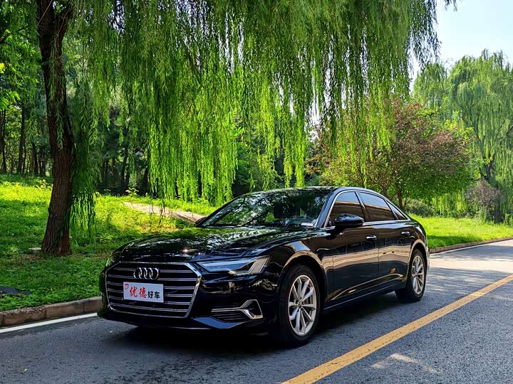 Фото 1 - Audi A6L