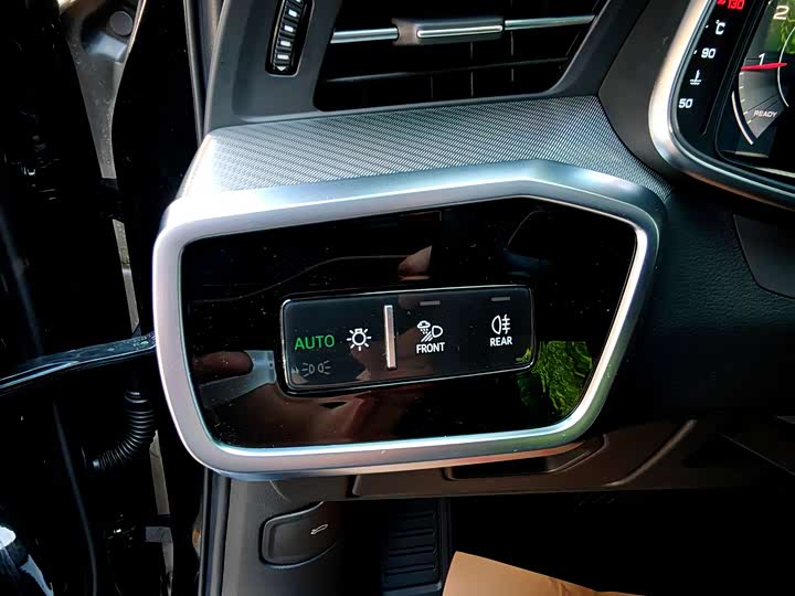 Фото 14 - Audi A6L