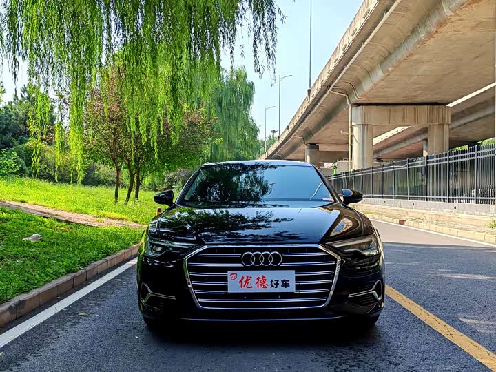 Фото 2 - Audi A6L