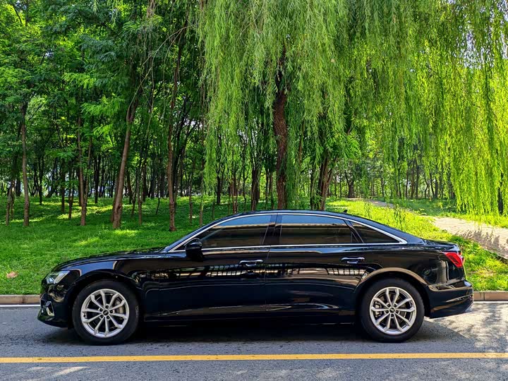 Фото 3 - Audi A6L