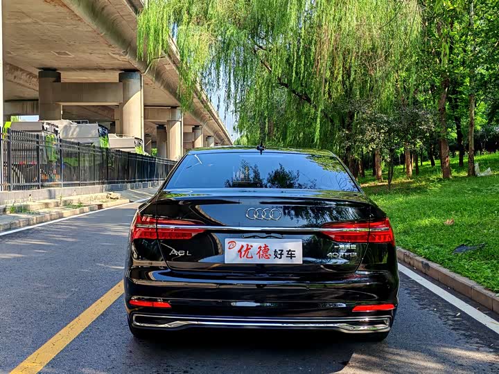 Фото 4 - Audi A6L