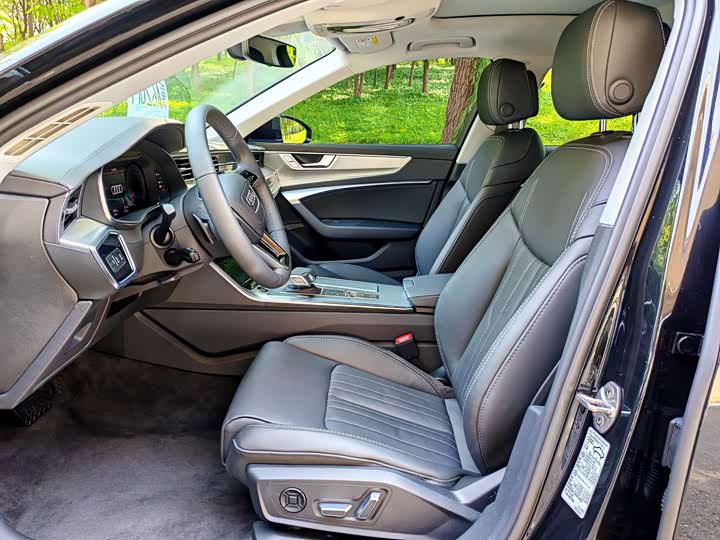 Фото 5 - Audi A6L