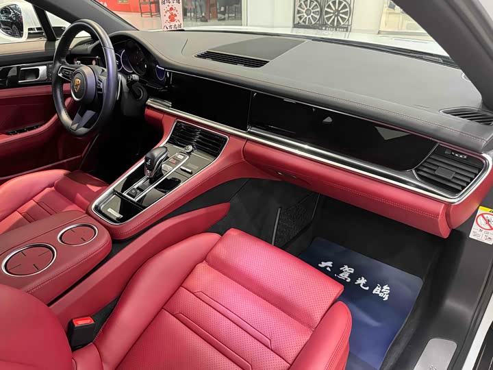 Фото 11 - Porsche Panamera