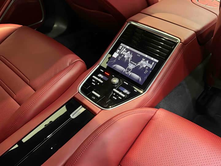 Фото 13 - Porsche Panamera