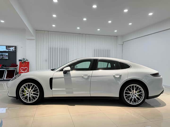 Фото 4 - Porsche Panamera