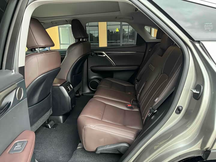 Фото 7 - Lexus RX