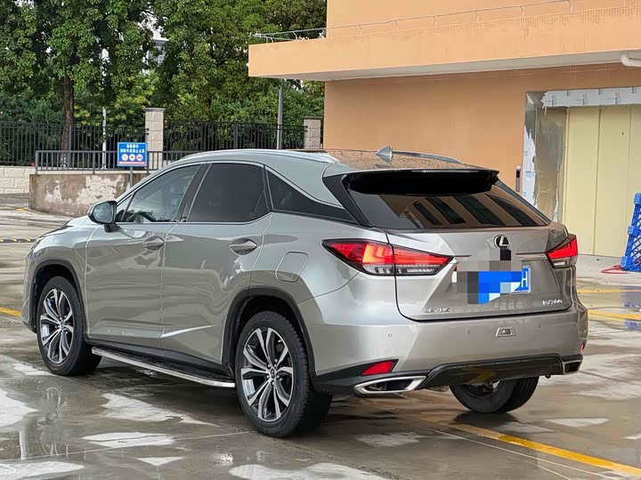 Фото 9 - Lexus RX